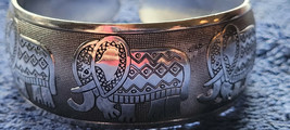 New &quot;Silver Tone&quot; Bracelet Cuff Elephant Africa Pretty Dressy Collectible Nice - £11.98 GBP