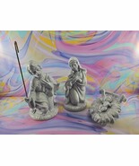Vintage 1980s 5 Piece Ceramic Nativity 8&#39;&#39;, Jesus/Mary/Joseph/Manger Chr... - $734.63 MXN