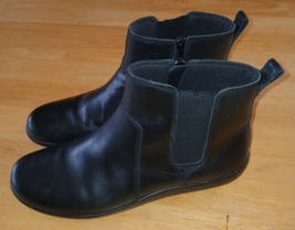 CLARKS COLLECTION LADIES BLACK LEATHER BOOTS-11-ZIP-SOFT CUSHION-GENTLY ... - $18.99