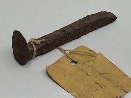 Vintage railroad spike 4 in long - $6.40 CAD