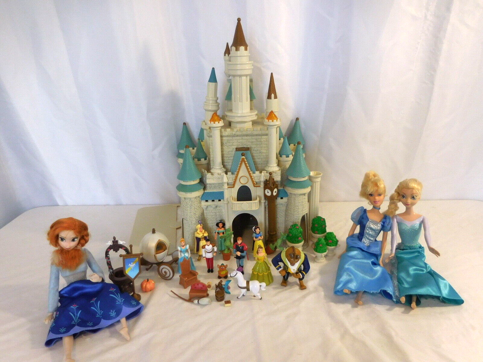 Disney Monorail Cinderella Castle Magic Kingdom Lights + Sounds + Princes Dolls  - $54.46