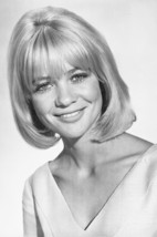 Judy Geeson Here We Go Round Mulberry Bush 24x18 Poster - £19.18 GBP