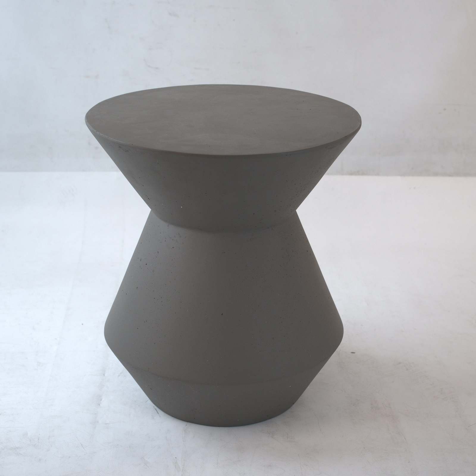 Modern Patio Accent Table: Sturdy & Stylish Item image 6