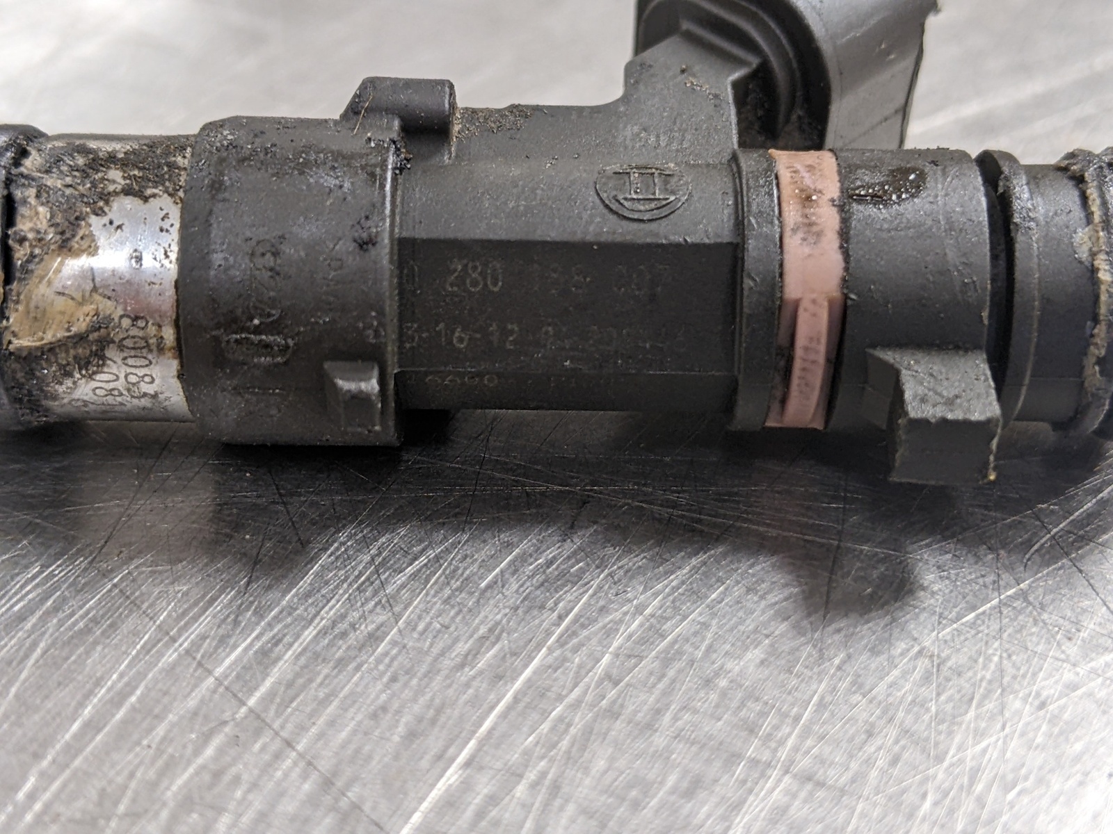 Fuel Injector Single For 05-15 Nissan Xterra  4.0 166007S00A 4WD Item image 7