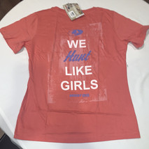 Womens Mossy Oak We Hunt Like Girls Graphic T Shirt Coral Silk Sz M - £8.78 GBP