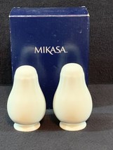 NEW! NIB! Mikasa Bridal White Salt &amp; Pepper Shaker Set F4342 4” Tall - £14.78 GBP