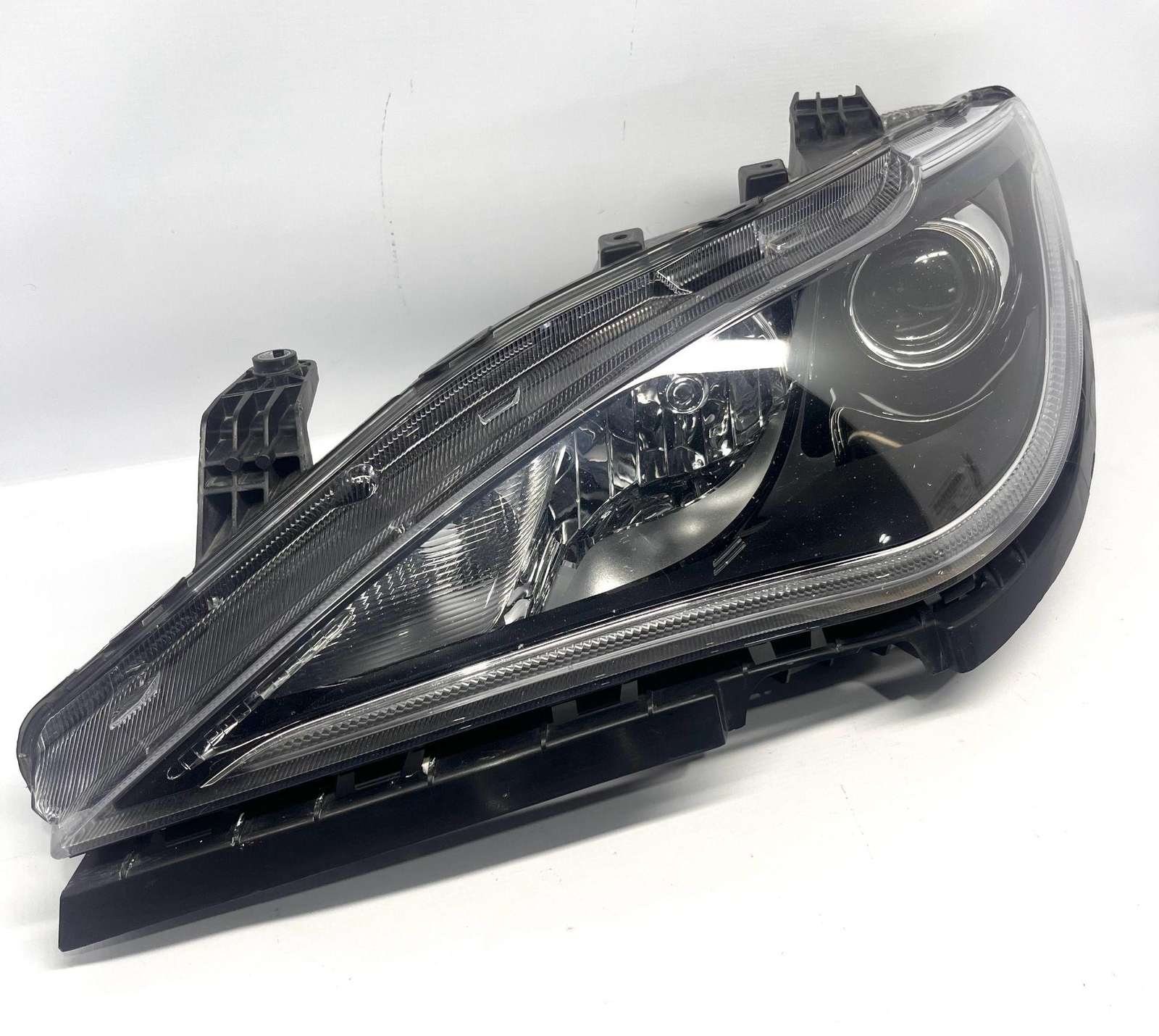 2017-2020 Chrysler Pacifica Left Driver Side LH Halogen Headlight OEM Sc... - $247.45