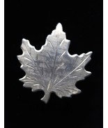 Vintage Silver Tone Maple Leaf Brooch Etched Detail - $14.01 CAD