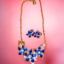 Gorgeous vintage Betsey Johnson floral and Austrian crystal necklace and... - $42.57