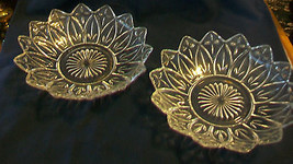 PAIR OF VINTAGE GLASS CANDY DISH OR TRINKET HOLDER WITH TRIANGLE EDGES - £31.60 GBP