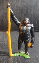 BRITAINS VINTAGE 1940s LEAD FIGURE GORILLA WITH TREE LIMB ZOO TOY FIGURE... - $11.71