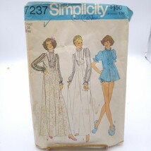 Vintage Sewing PATTERN Simplicity 7237, Misses 1972 Nightgown in Two Lengths - $28.06