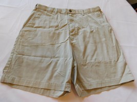 Haggar Men&#39;s Shorts Casual Short Flat Front Size 36 Lt Khaki Pre-owned GUC - £16.07 GBP