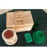 Vintage Picnic Set: Aladdin Pump a Drink Jug, Picnic Basket; Plates, Bow... - €40,77 EUR