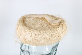 Vintage 50s Womens Bowtie Fishnet Lace Straw Pillbox Hat Cap Beige USA - €29,79 EUR Vintage 50s Womens Bowtie Fishnet Lace Straw Pillbox Hat Cap Beige USA - €29,79 EUR