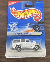 Hot Wheels &#39;40s woodie silver series II #2 OF 4 models - $177.43 MXN