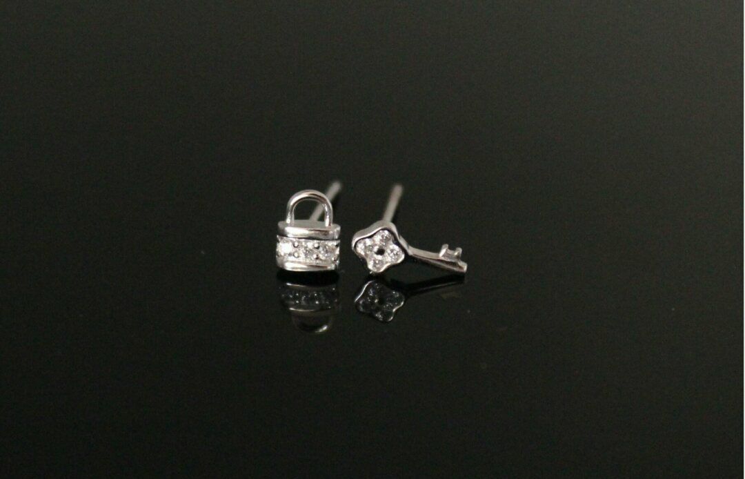 Schloss und Schlüssel Körper Piercing 14k Solid Gold Diamant Nase Ohr Sc... - $261.98