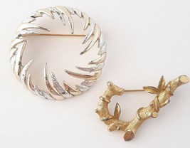 2 Sarah Coventry Gold &amp; Silvertone Brooch Pins Bamboo Open Flame Circle - £11.59 GBP
