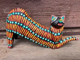 Vtg Mexican Folk Art Painted Cat Figure Signed Miguel Melchor Fabian - £14.76 GBP