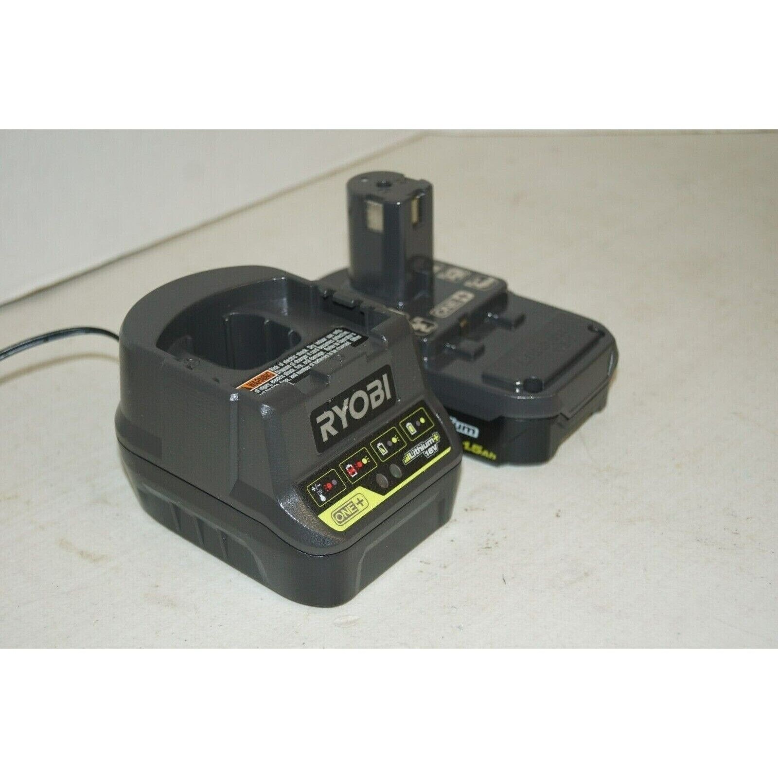 RYOBI ONE+ 18V LITHIUM ION P189 BATTERY AND P118 CHARGER COMBO 2 Ah Battery USED Item image 9