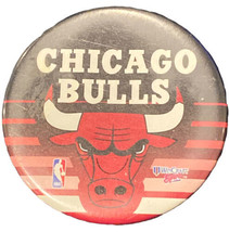 WINCRAFT SPORTS Chicago Bulls NBA 2.25&quot; Pinback Button VINTAGE 1990&#39;s 90&#39;s - £2.34 GBP