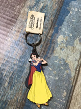 Rare Vintage 1980&#39;s Disney Snow White RUBBER/SILICONE Keychain - £4.78 GBP