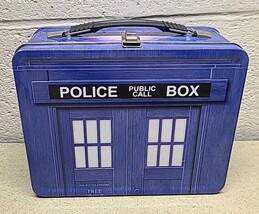 Doctor Who Vintage Metal Lunch Box 1996 Bif Bang Pow BBC Tardis Call Box - €16,26 EUR Doctor Who Vintage Metal Lunch Box 1996 Bif Bang Pow BBC Tardis Call Box - €16,26 EUR