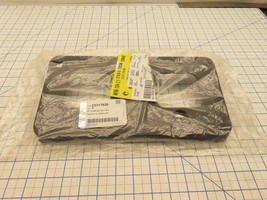 GM 23317838 Front License Plate Bracket Mount Factory Sealed - $588.54 MXN