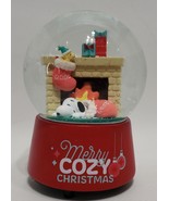 Peanuts Snoopy &#39;Merry Cozy  Christmas&#39; Holiday Water Globe - $940.64 MXN