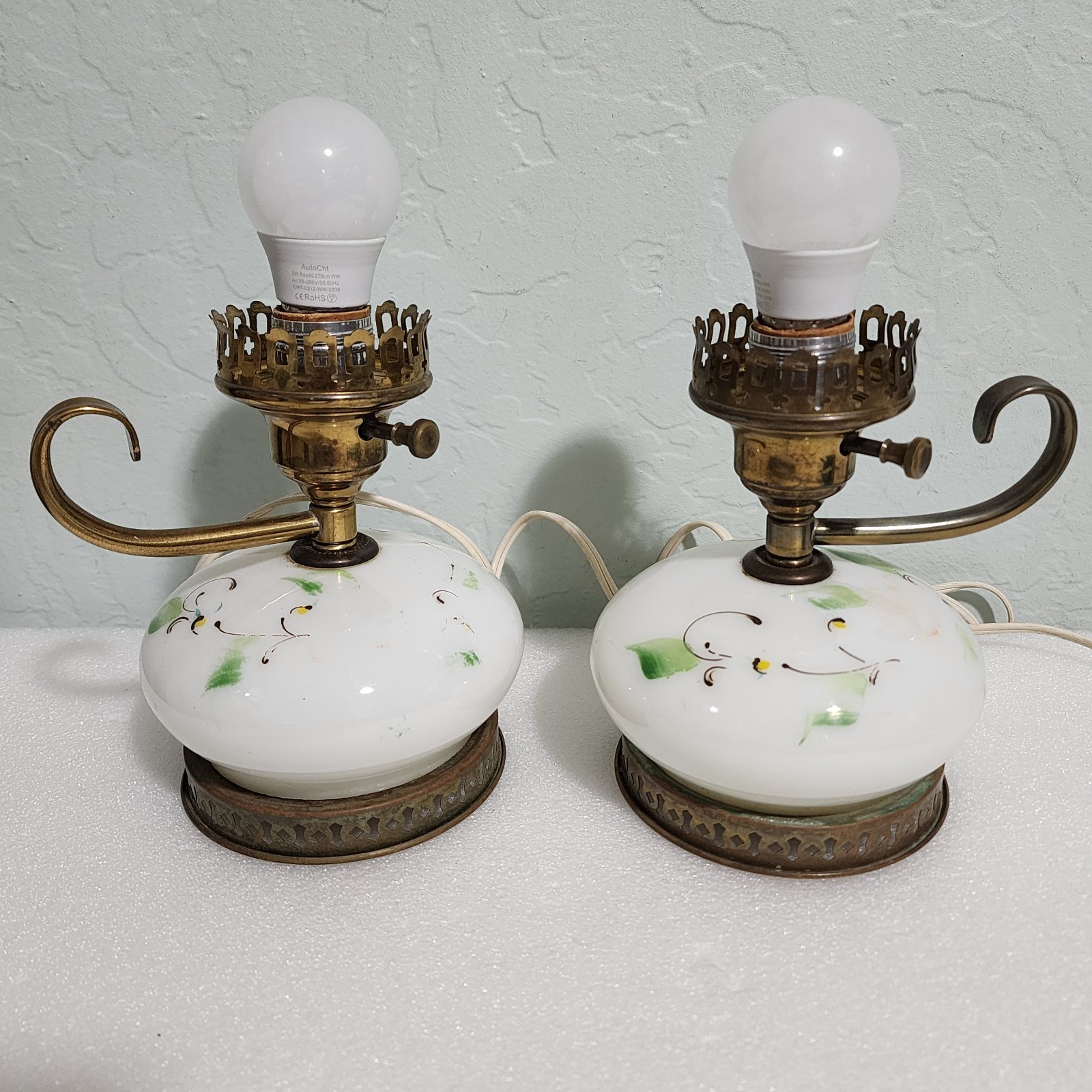 Vtg GWTW White Milk Glass Lamp Hand Painted -no Shade - $59.95