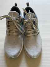 NEW BLANCE LADY&#39;S SHOES 7.5 GRAY/ GREEN STYLE 577 LIGHT WEIGHT - $19.79