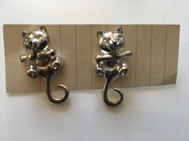 Cat Stud Earrings - £1.61 GBP