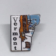 Vintage Vermont Smalto Pinback Souvenir Pin - £30.11 GBP