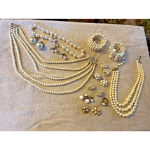 Vintage White Jewelry Lot of 13 Estate Jewelry Mid Century MOD Japan Hong Kong - £47.08 GBP