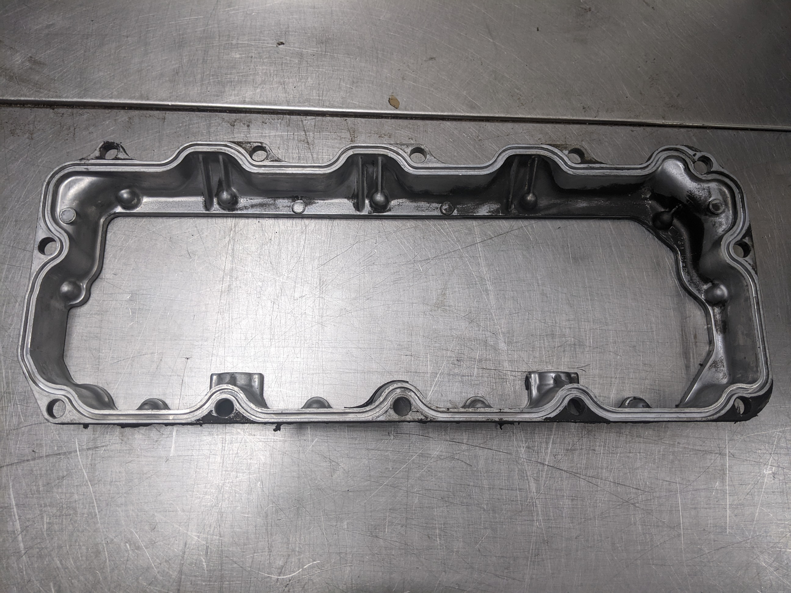 Lower  Valve Cover For 01-04 GMC Sierra 2500 HD  6.6 97223425 Diesel - $59.35