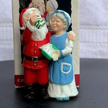 Handwarming Present, Mr and Mrs Claus Hallmark Keepsake Christmas Ornament 1994 - £9.34 GBP