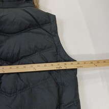 GAP Vest Women’s Black Medium Puffer Removeable Hoodie Primaloft Zip Up Pockets image 6
