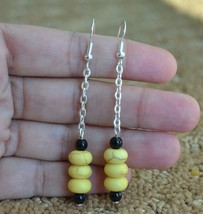 yellow Howlite disc turquoise and black bead silver plated chain earring - £10.67 GBP