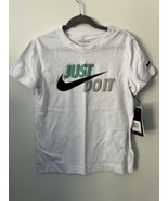 Nike Boys Graphic T-shirt Size 7 - $11.87