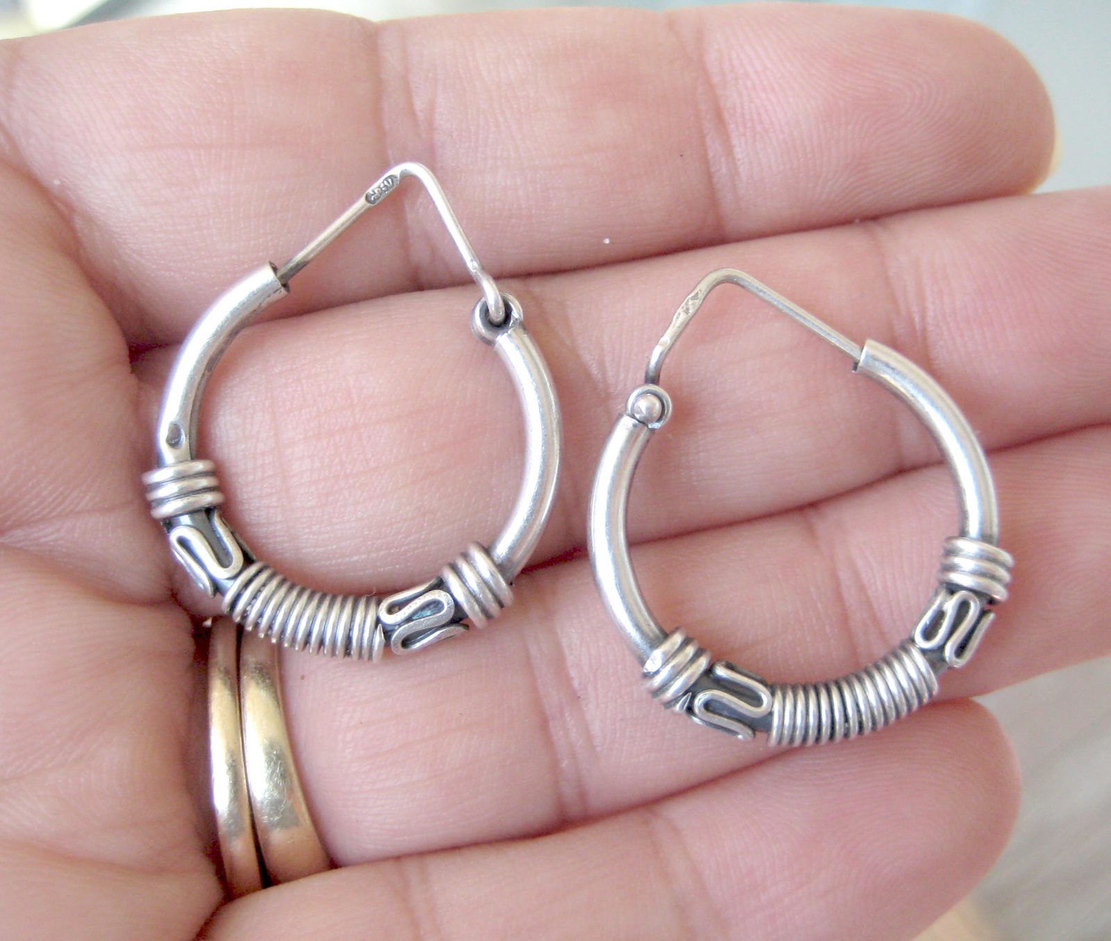 Primary image for Silver Hoop Earrings, Silver Earring, Hoop Earrings, Round Silver Earrings,E364