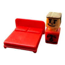 Vintage Playskool Familiar Places Red Double Bed &amp; Figure - £4.69 GBP