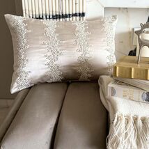 The HomeCentric Ivory Satin Lumbar Pillow Cover - Pearl Enigma - €30,65 EUR+