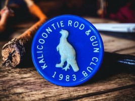 KALICOONTIE Rod &amp; Gun Club Plastic Pheasant  Pin Button Columbia County NY 1983 - £8.21 GBP