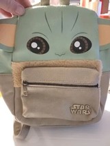 Star Wars The Mandalorian The Child Figural Mini Backpack - $90.96 MXN