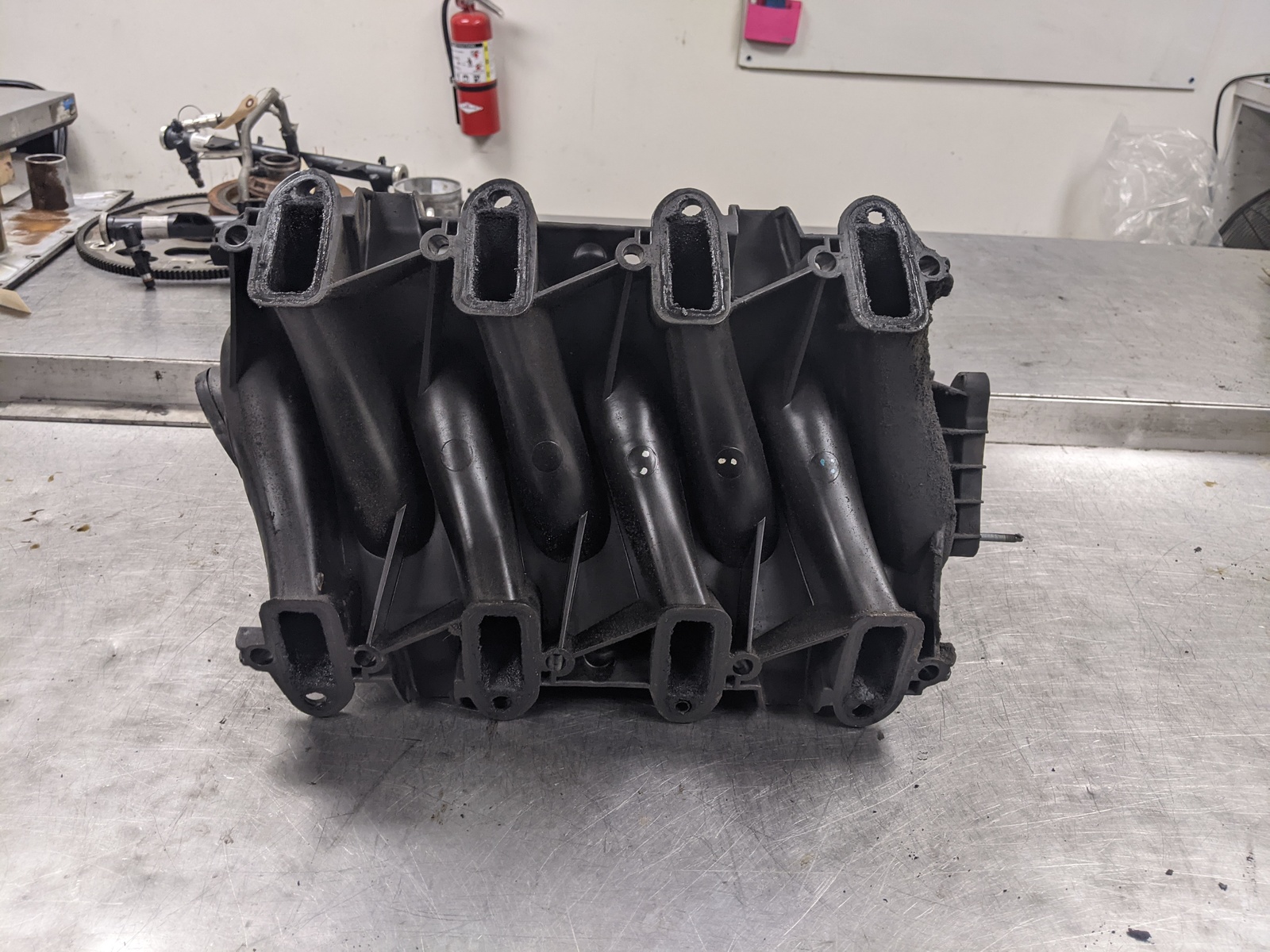 Intake Manifold For 01-02 Chevrolet Silverado 2500  6.0 25350348 - $118.75