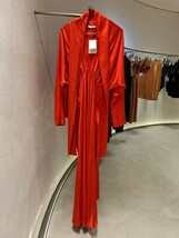 ZARA BNWT 2025. RED SATIN VISCOSE DRESS BATWING SLEEVES SCARF. 2678/617/600 - $174.57