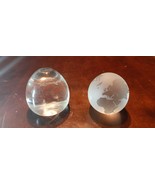 2 Decorative Art Glass paper weights  3&quot; X 3&quot;   Map  / Clear bubble  Rea... - $286.76 MXN