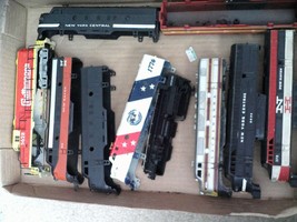 Lot of 10 Vintage HO Scale Diesel Locomotive Bodies Shells NYC NH More - £34.99 GBP