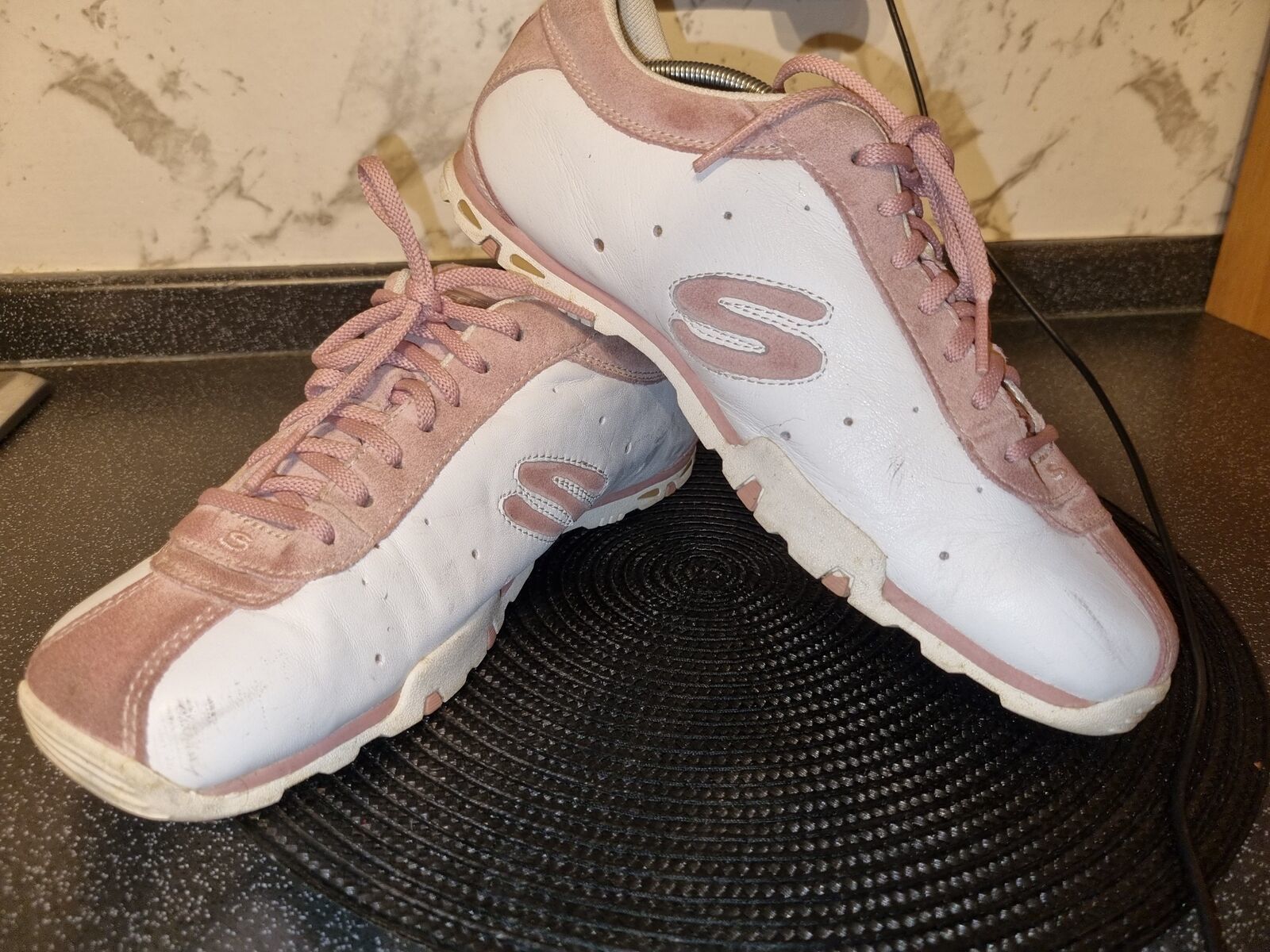 Primary image for Skechers Womens White Leather Pink Suede SNEAKERS SN 21516 Size 6