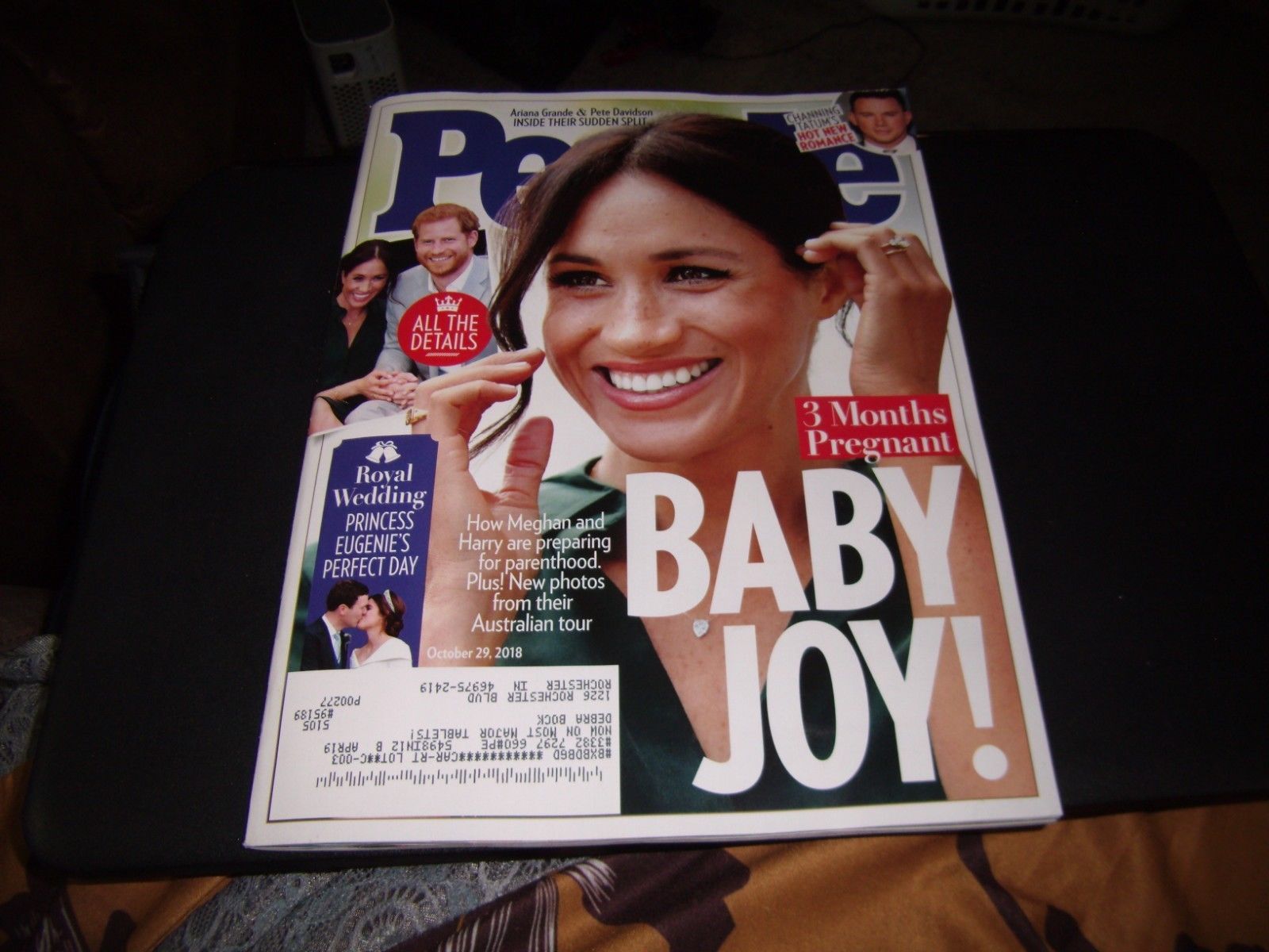 Primary image for People Magazine - Meghan Markle Pregnancy Cover - October 29, 2018